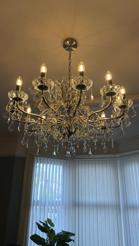 92 16.9.24 Bespoke Chandelier
